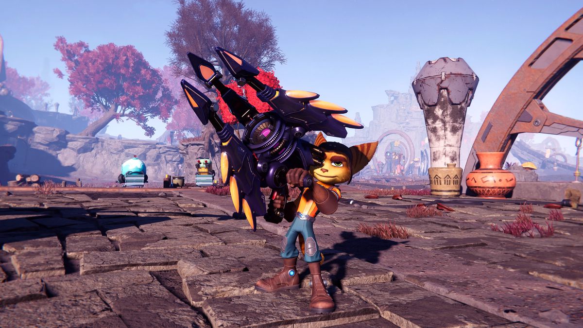 Ratchet wields the RYNO 8 in a screenshot from Ratchet &amp; Clank: Rift Apart