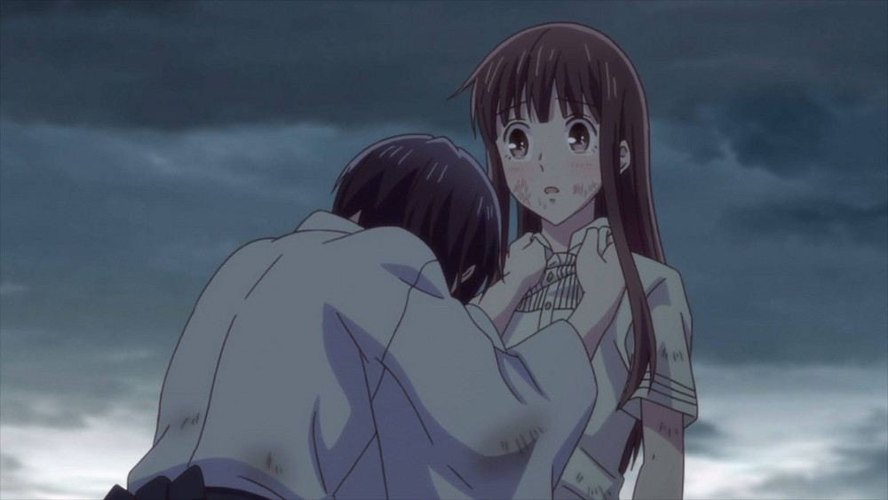 akito crying and clutching tohru