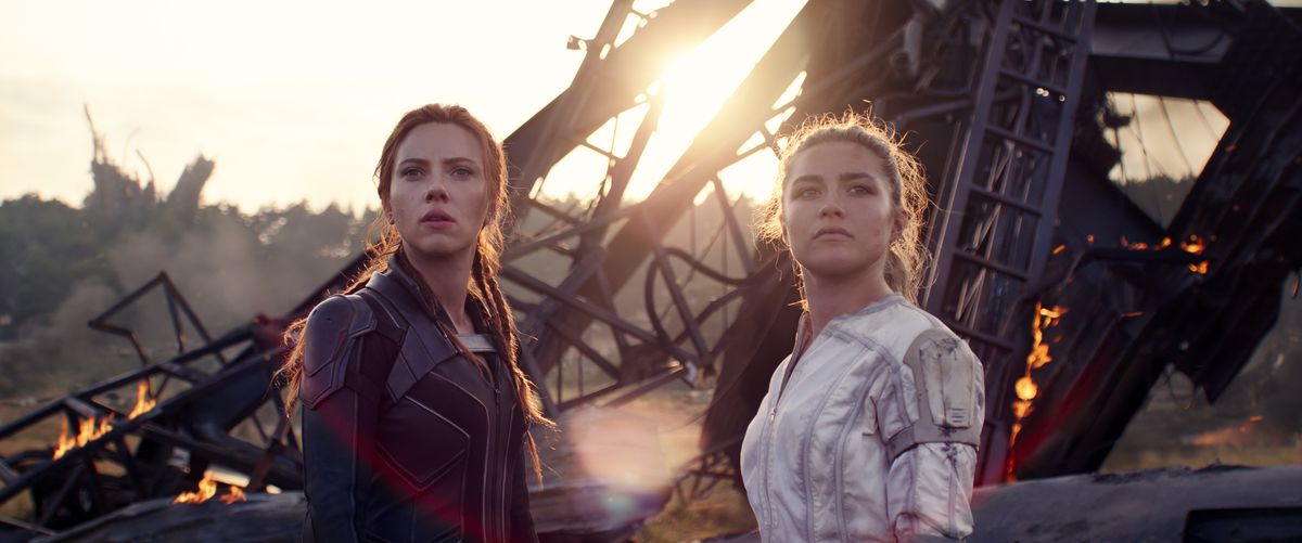 Black Widow/Natasha Romanoff (Scarlett Johansson) and Yelena (Florence Pugh) in Black Widow
