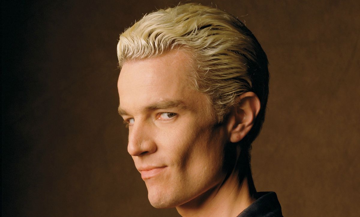 James Marsters super-smirks at the camera as Spike in Buffy the Vampire Slayer